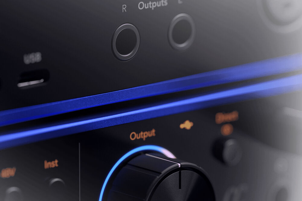 Focusrite Scarlett 2i2 - 25th Anniversary Edition USB-C Audio Interface (4th Generation, ISA Blue) 9 1758811599 IMG 2580783